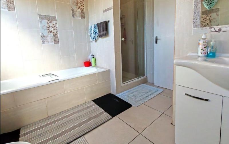 4 Bedroom Property for Sale in Pellissier Free State